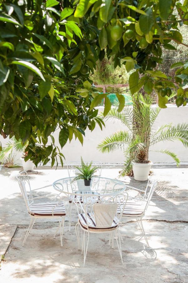 Sunny And Minimal Apt In Glyfada With 3 Bdrm Atene Esterno foto
