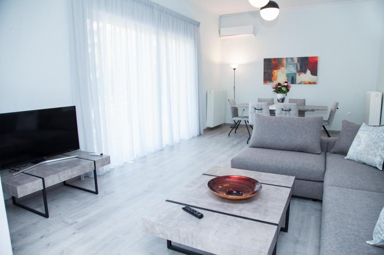 Sunny And Minimal Apt In Glyfada With 3 Bdrm Atene Esterno foto