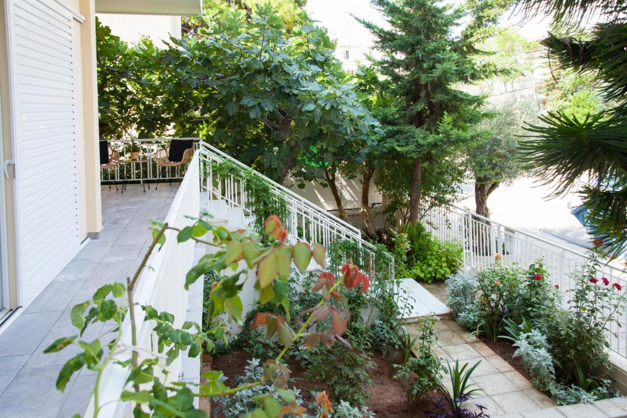 Sunny And Minimal Apt In Glyfada With 3 Bdrm Atene Esterno foto