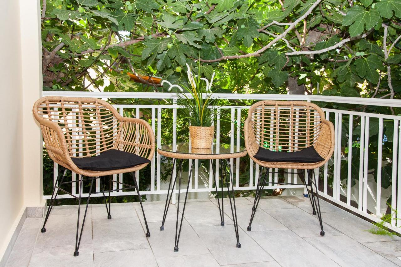 Sunny And Minimal Apt In Glyfada With 3 Bdrm Atene Esterno foto