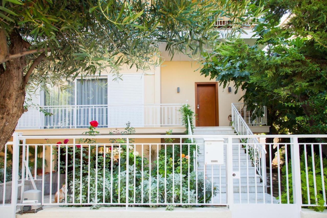 Sunny And Minimal Apt In Glyfada With 3 Bdrm Atene Esterno foto