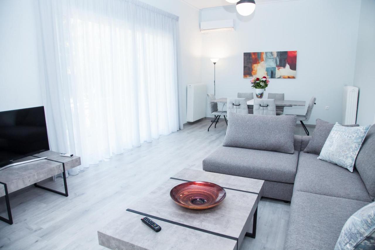 Sunny And Minimal Apt In Glyfada With 3 Bdrm Atene Esterno foto